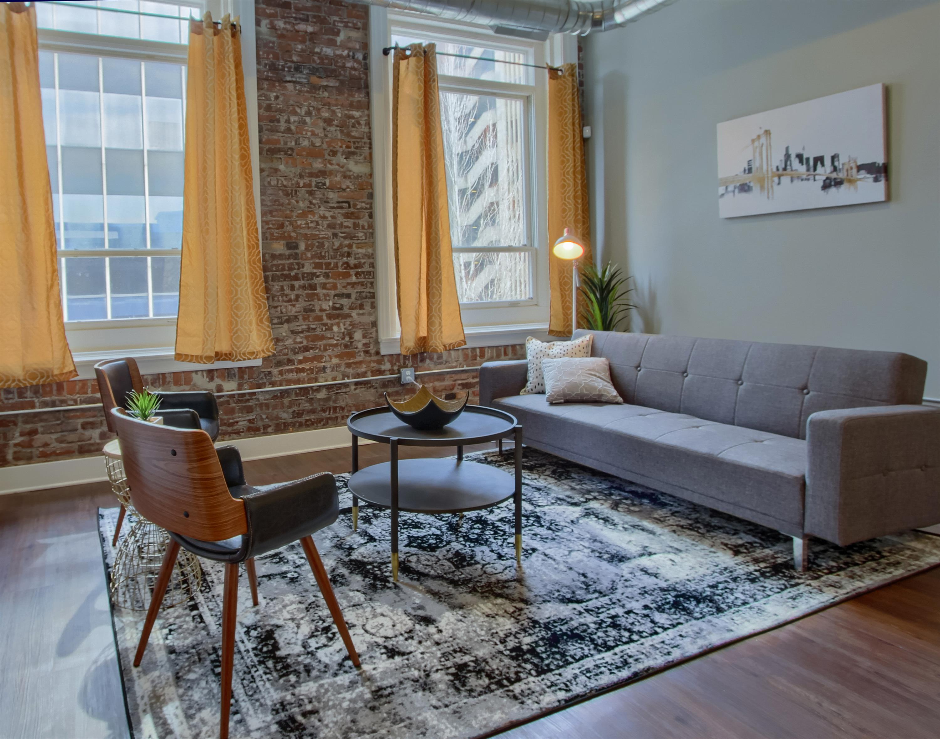 210 Walnut Street - 404