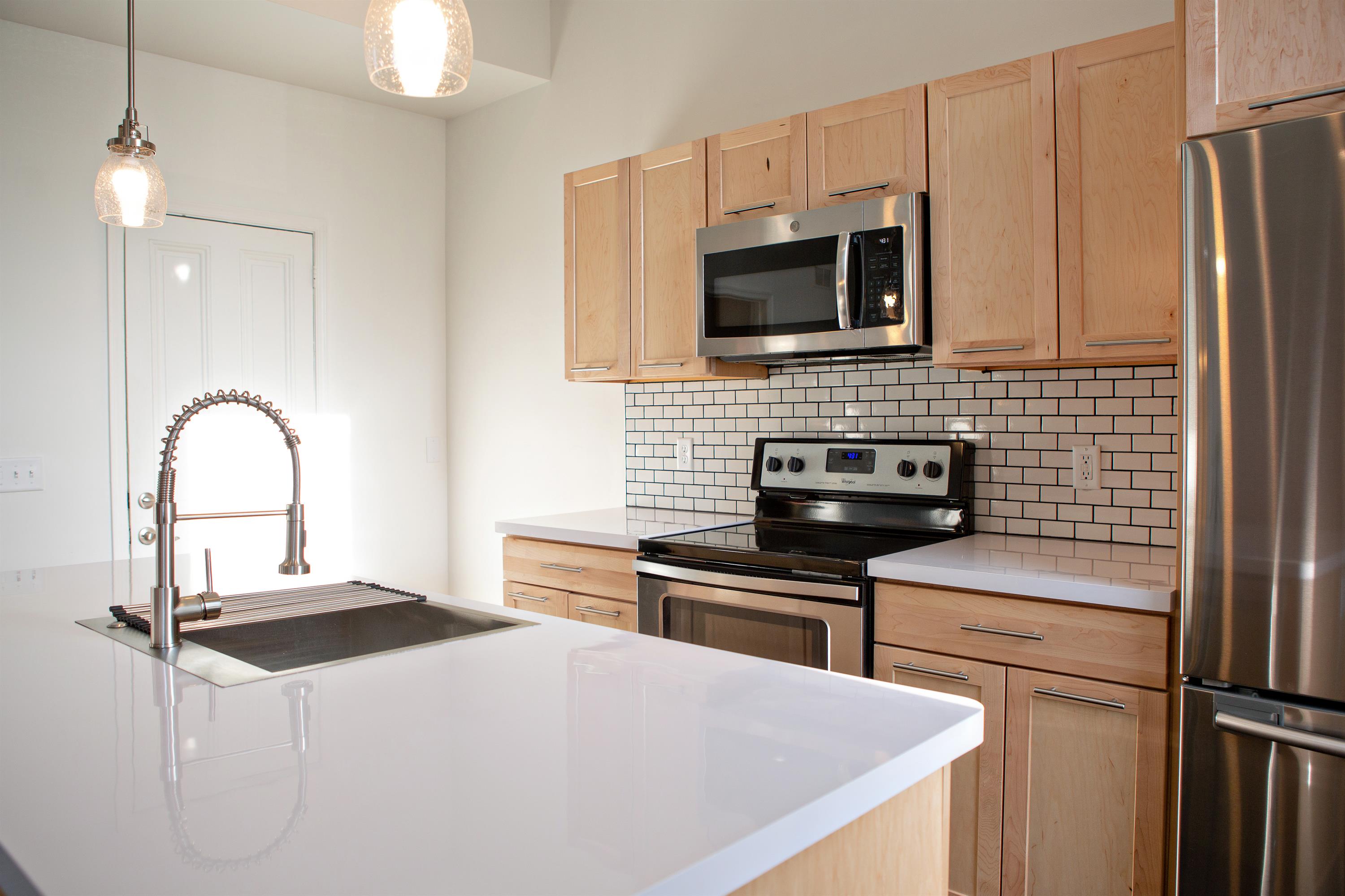 928 James St - 1
