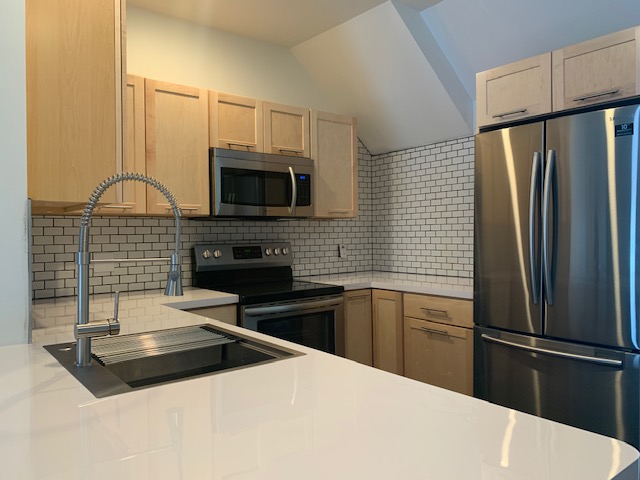 932 James St - 3